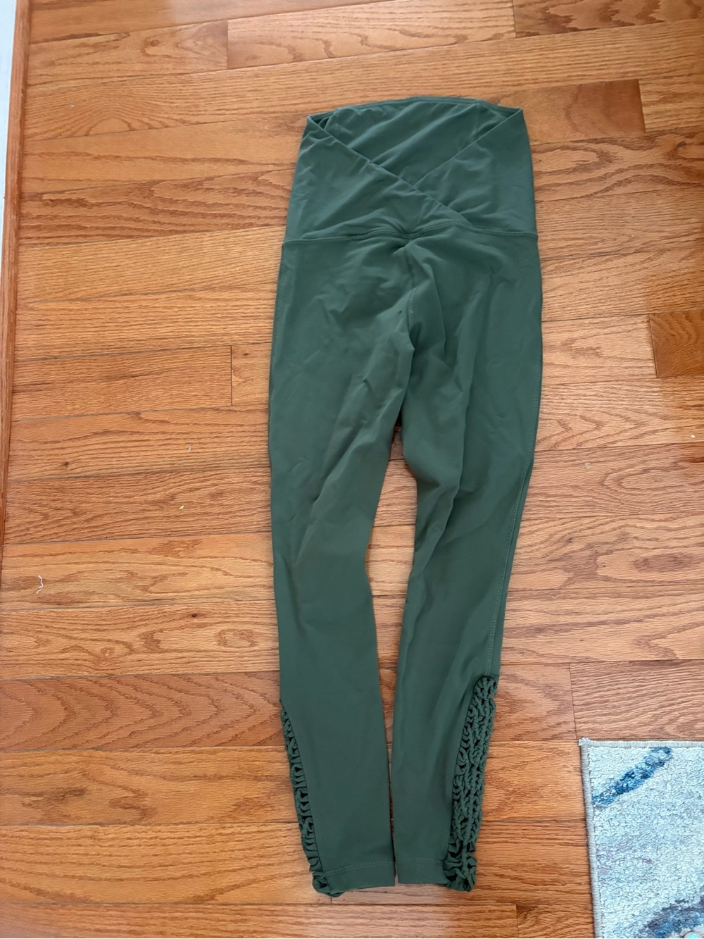 Ingrid & Isabel Maternity Green Leggings with Knotted Hem XS